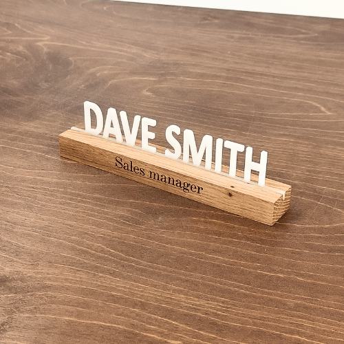 27.png Personalizuota Vardo Lentelė – Informacinė Lentelė Stalui