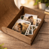 6 Personalizuota atsiminimų dėžutė su graviravimu – medinė prisiminimų dėžė nuotraukoms ir suvenyrams